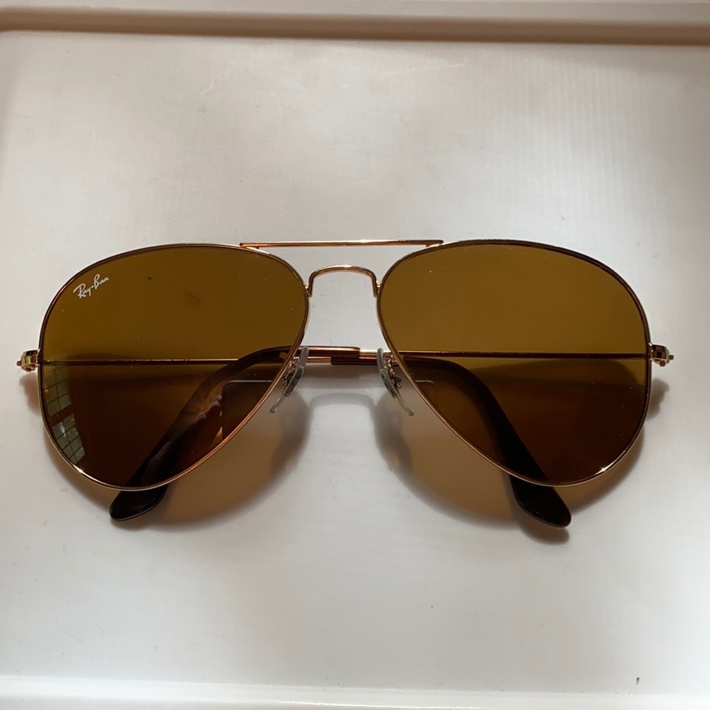 Brown Women’s Ray-Ban Aviator Sunglasses